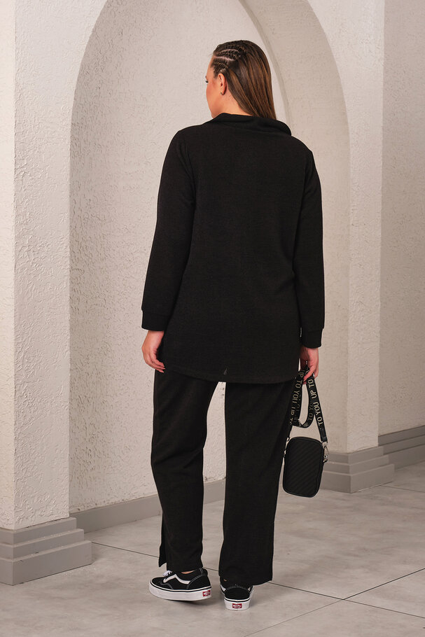 KNIT TOP AND JOGGER SET