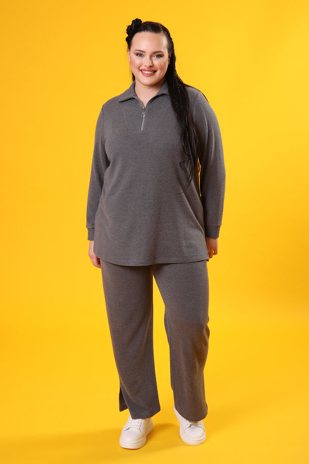 KNIT TOP AND JOGGER SET
