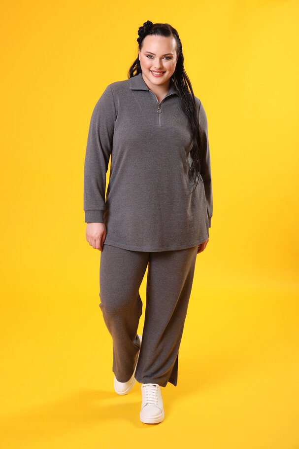 KNIT TOP AND JOGGER SET