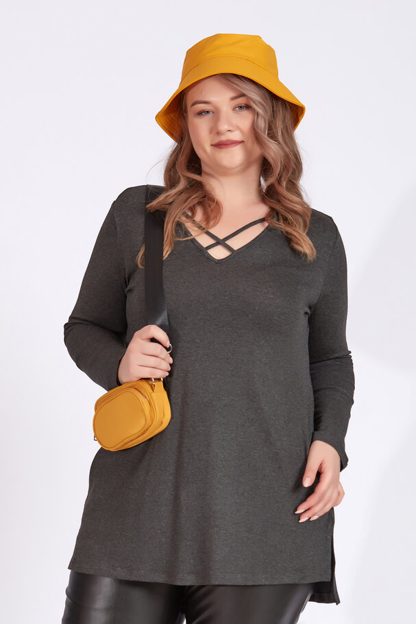 KNIT TOP WITH CUT-OUT DETAIL AND STRAPS