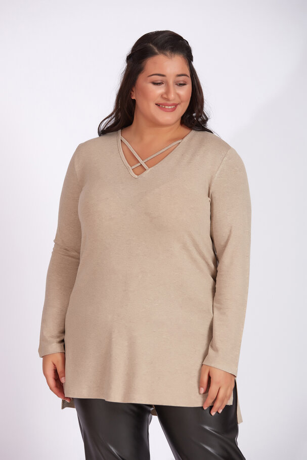 KNIT TOP WITH CUT-OUT DETAIL AND STRAPS