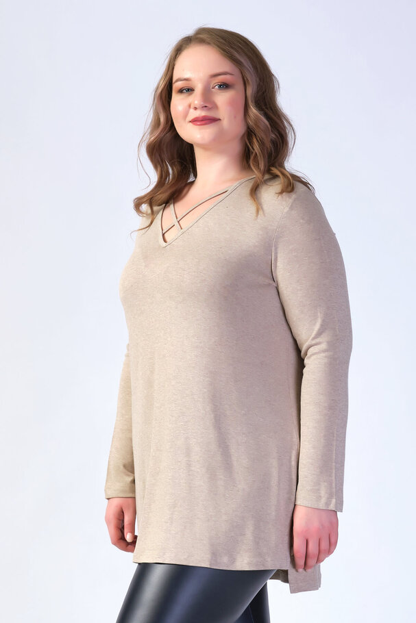 KNIT TOP WITH CUT-OUT DETAIL AND STRAPS