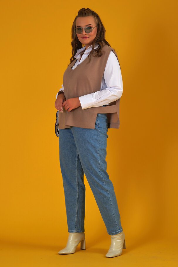 KNIT VEST