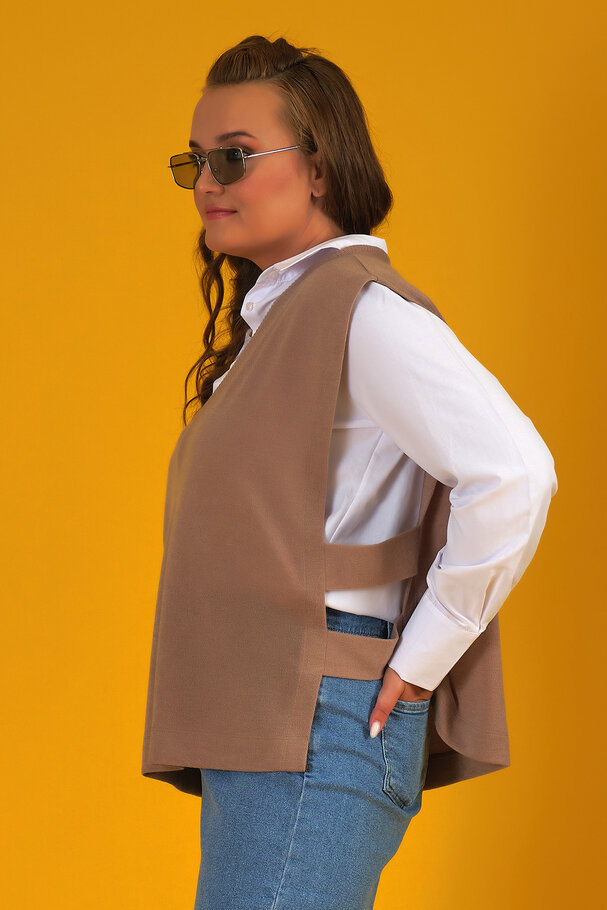 KNIT VEST