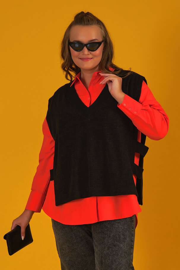 KNIT VEST