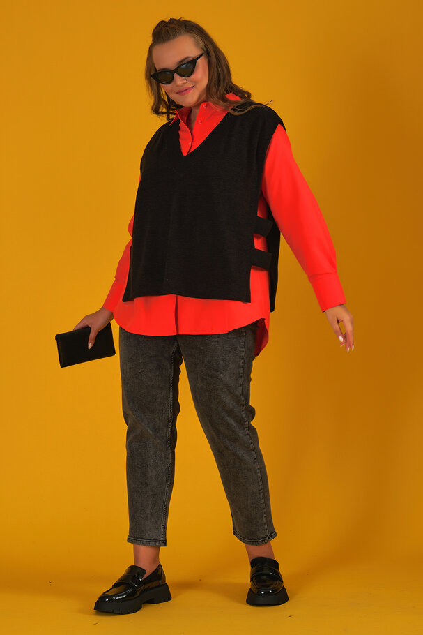 KNIT VEST