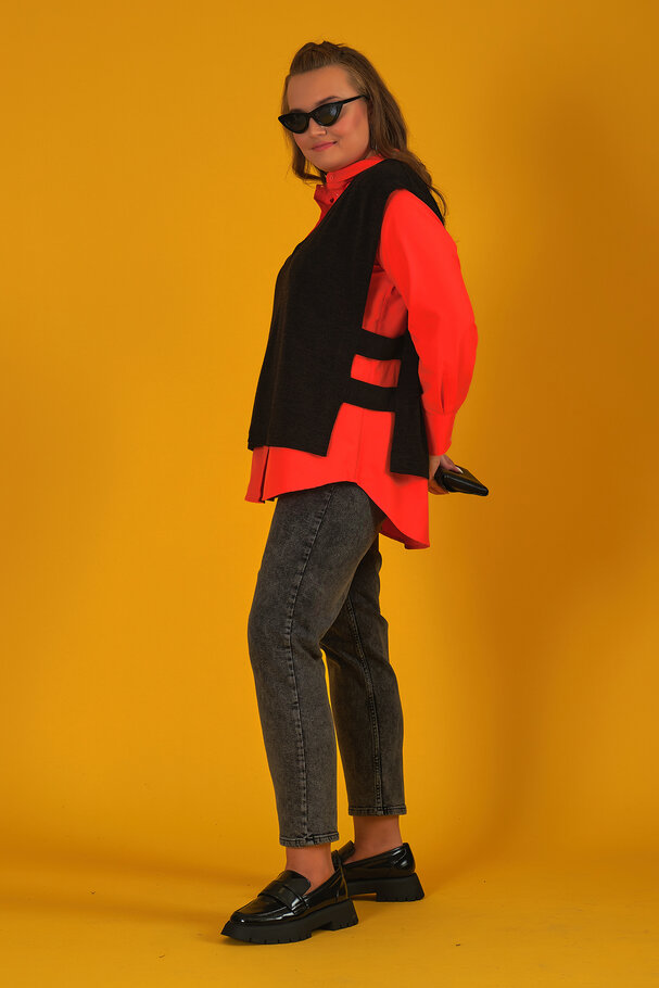 KNIT VEST