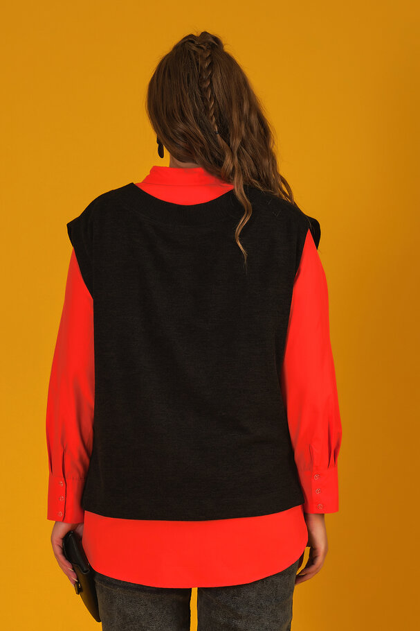 KNIT VEST
