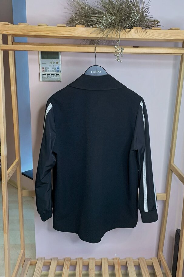 KOLLARI ŞERİT DETAYLI TEKNİK CEKET