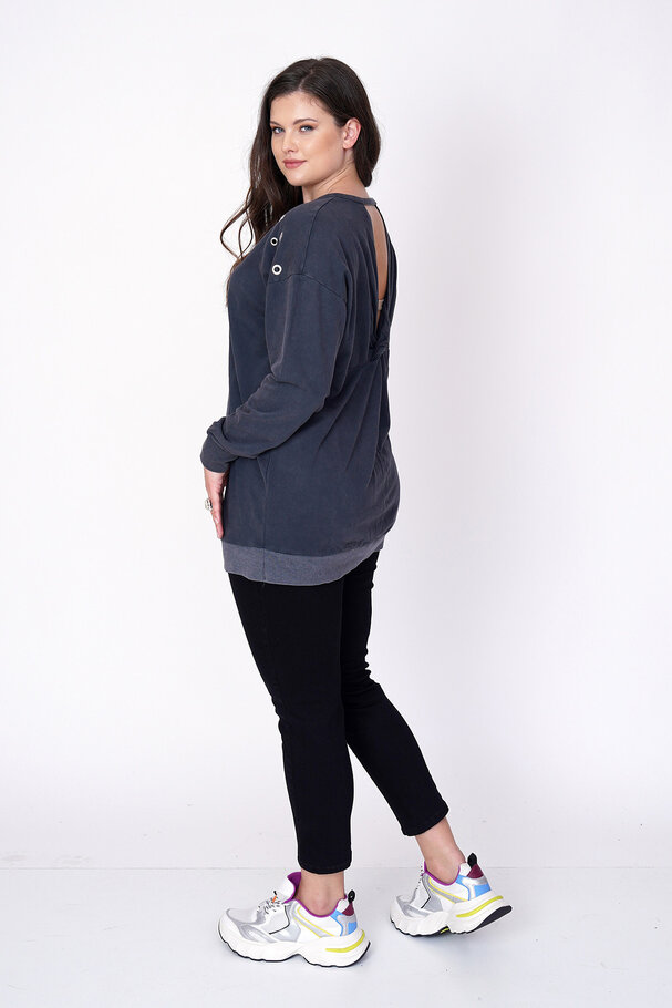 KUŞGÖZÜ VE SIRT DEKOLTELİ SWEATSHIRT