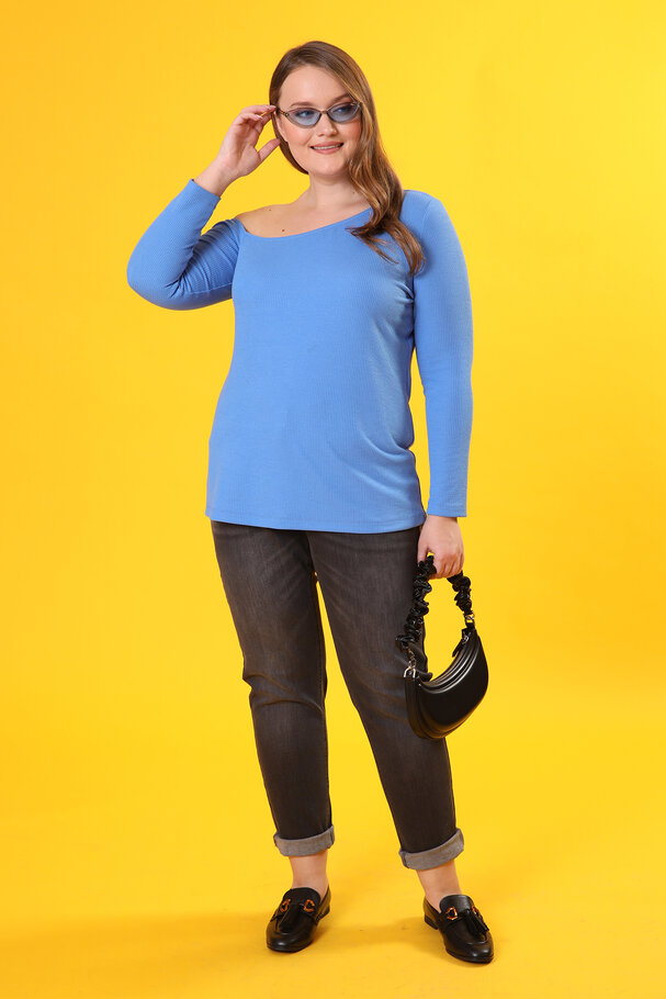 LONG SLEEVE TOP WITH ASYMMETRIC NECKLINE