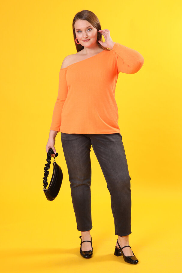 LONG SLEEVE TOP WITH ASYMMETRIC NECKLINE