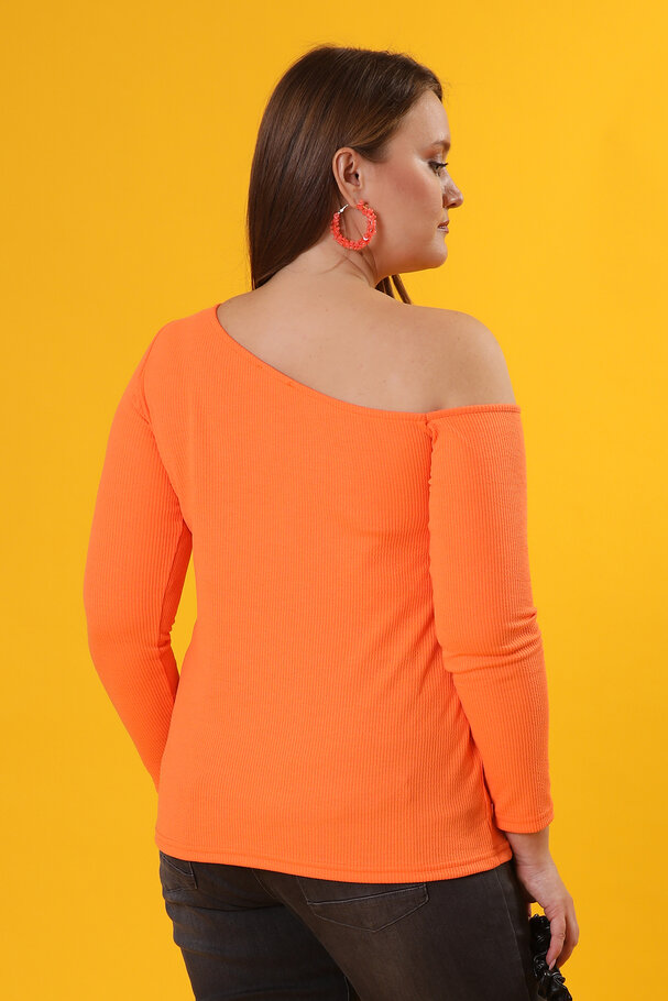 LONG SLEEVE TOP WITH ASYMMETRIC NECKLINE