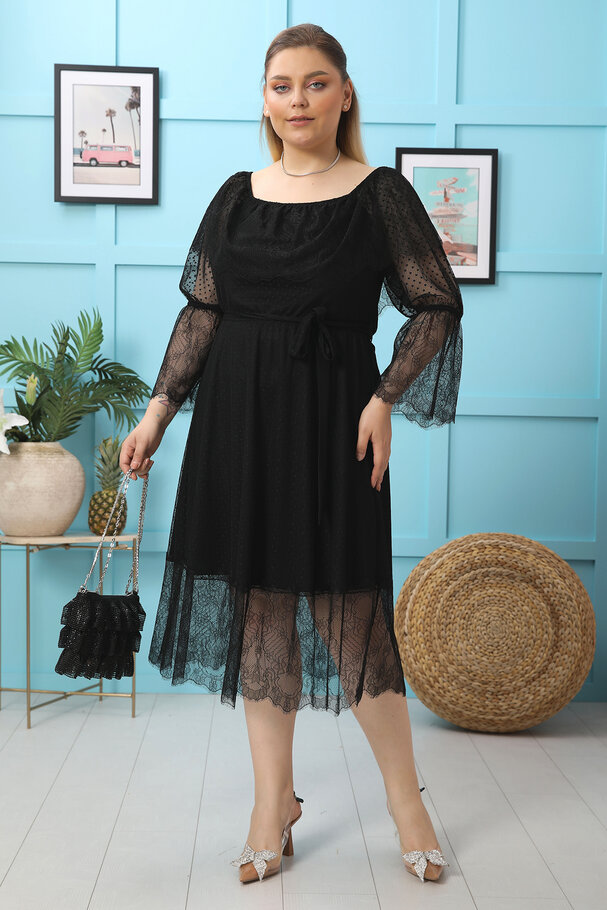 MADONNA COLLAR LACE DRESS