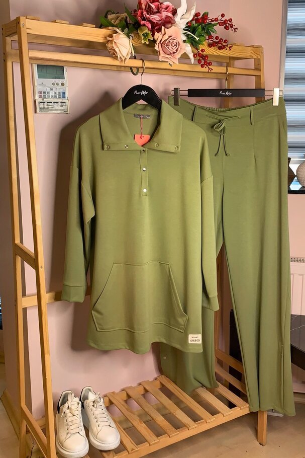 MODAL BLOUSE WITH SNAP-BUTTON COLLAR