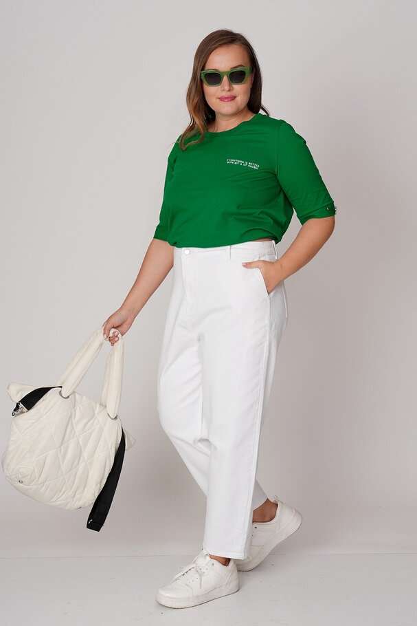 HIGH-WAIST MOM JEANS