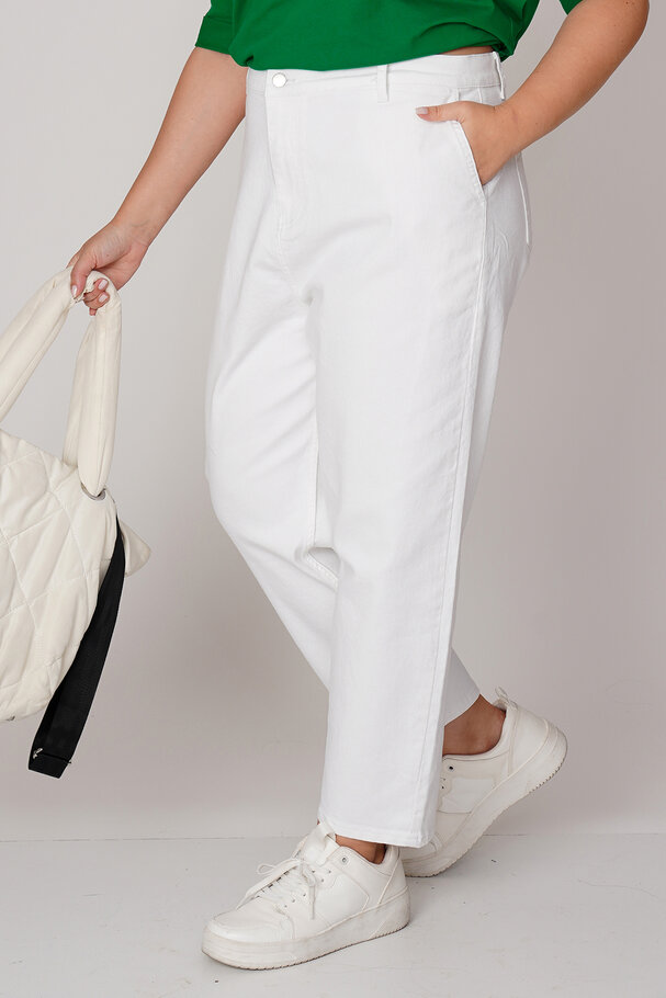 HIGH-WAIST MOM JEANS
