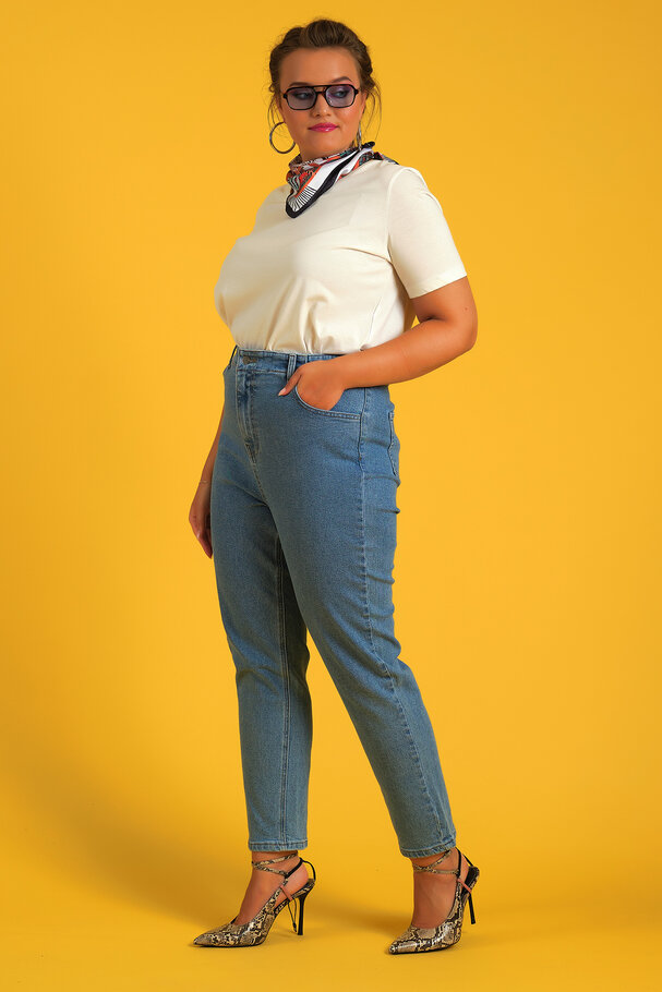 MOM JEANS