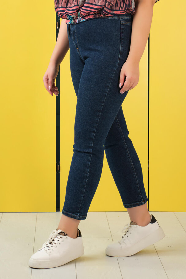MOM JEANS WITH ELASTIC WAISTBAND