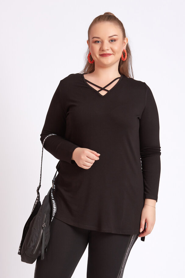 PENCERE DETAYLI VE ASKILI İNCE TRİKO TOP