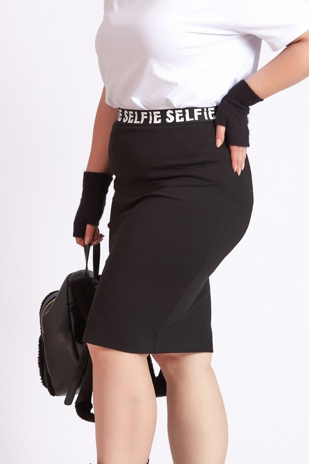 PENCIL SKIRT WITH SLOGAN