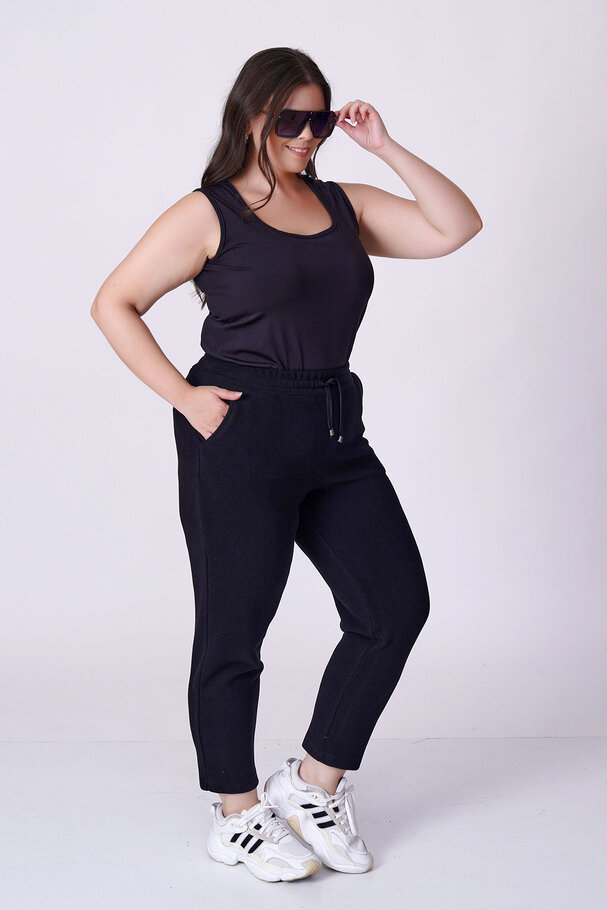 CARROT-LEG KNIT TROUSERS