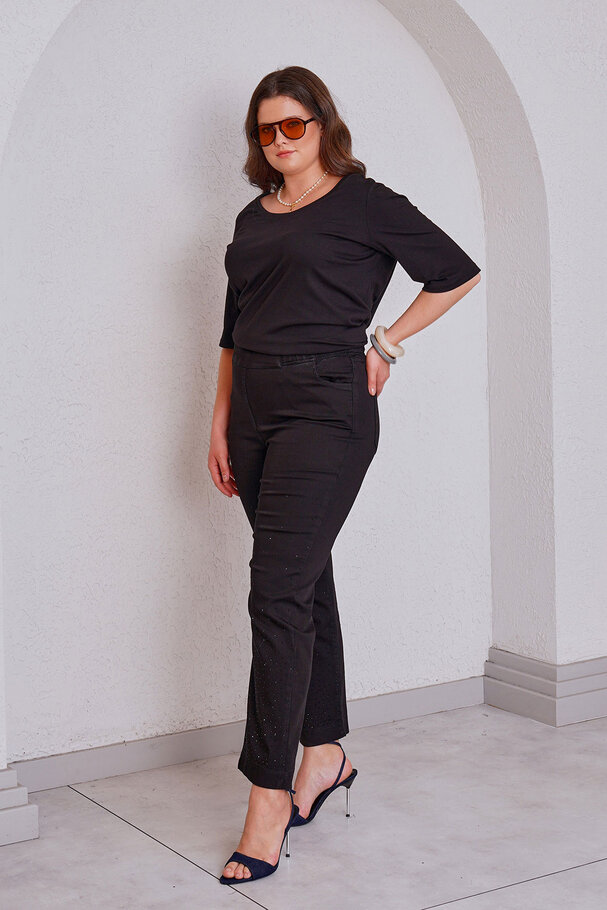 STRETCH ELASTIC WAIST RHINESTONE MOM JEAN +54