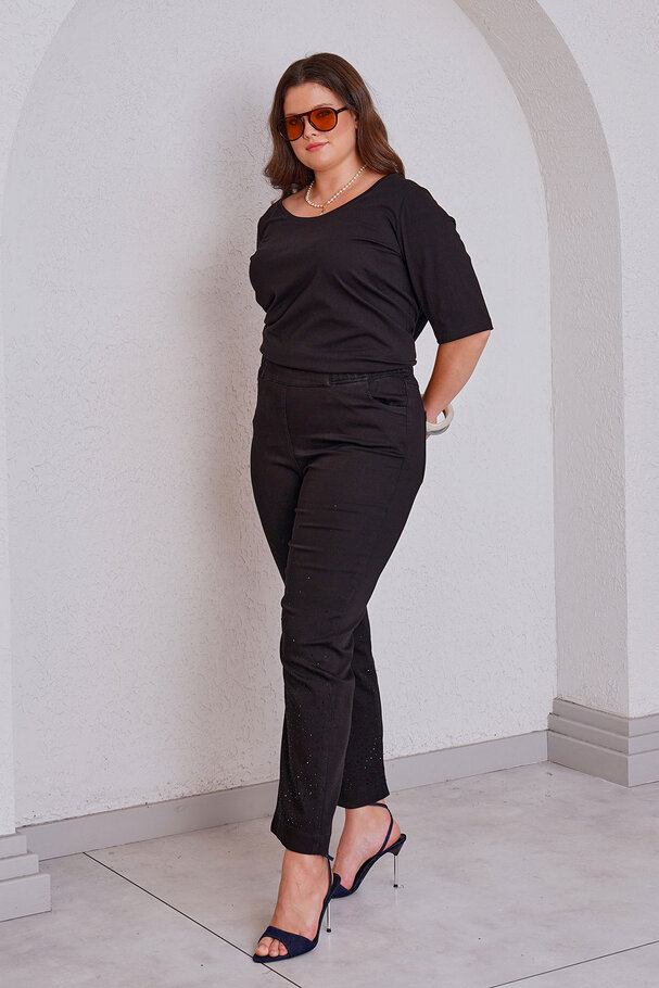 STRETCH ELASTIC WAIST RHINESTONE MOM JEAN +54