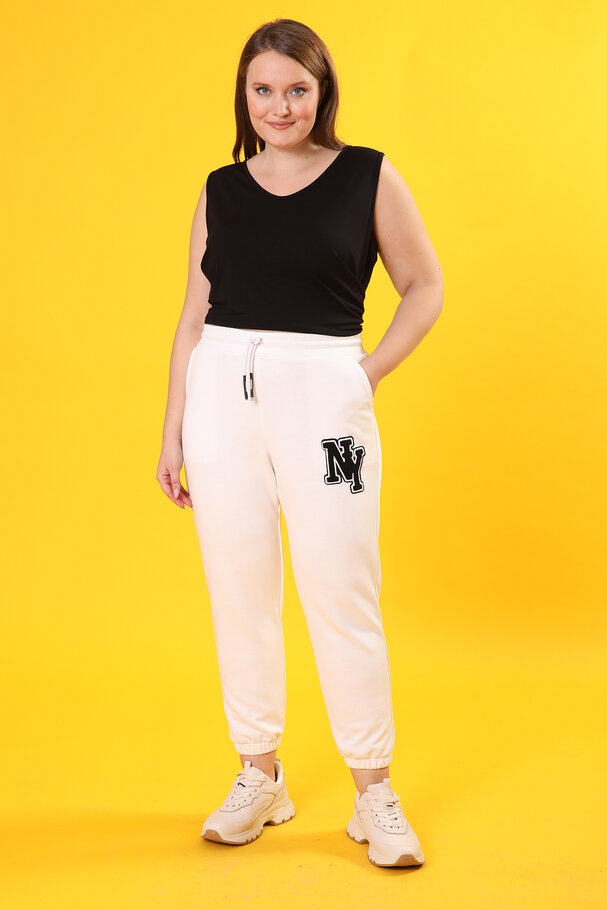 PLUSH JOGGING TROUSERS WITH PATCH