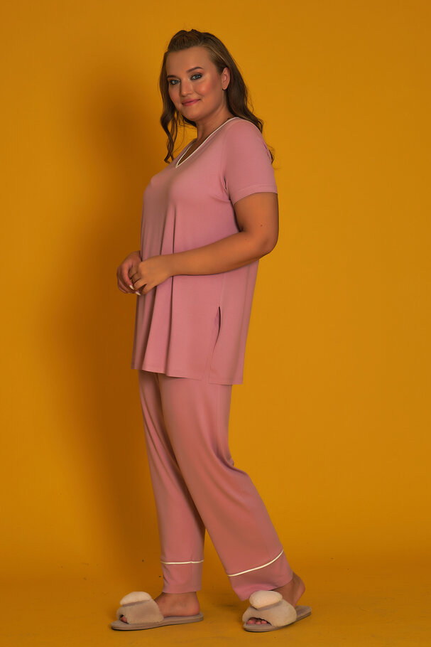 PYJAMAS WITH CONTRAST PIPING