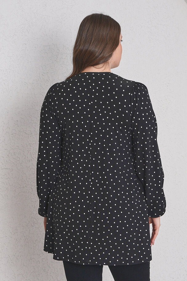 PUANTİYE DESENLİ PİLELİ BLUZ