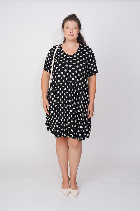 Büyük Moda - PUANTİYELİ ÖNÜ PİLELİ ELBİSE Büyük Moda - PUANTİYELİ ÖNÜ PİLELİ ELBİSE