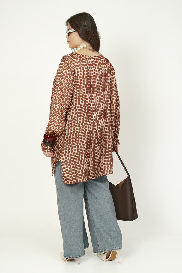 RETRO PETER PAN COLLAR SHIRT