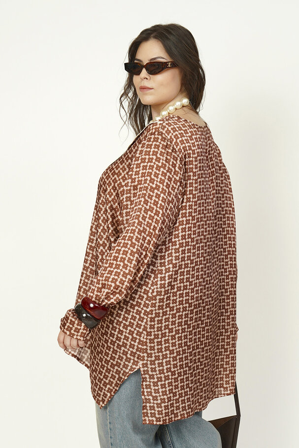 RETRO PETER PAN COLLAR SHIRT