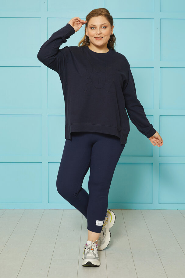 ROUND NECK SWEATSHIRT