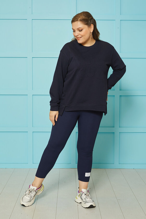 ROUND NECK SWEATSHIRT