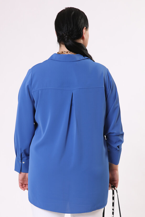 SHIRT WITH A SATIN FINISH