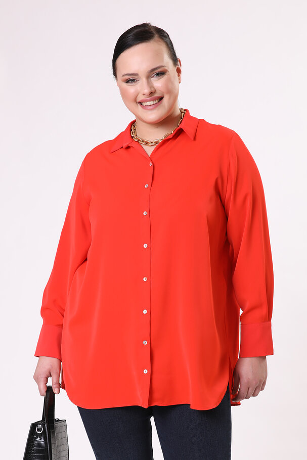SHIRT WITH A SATIN FINISH