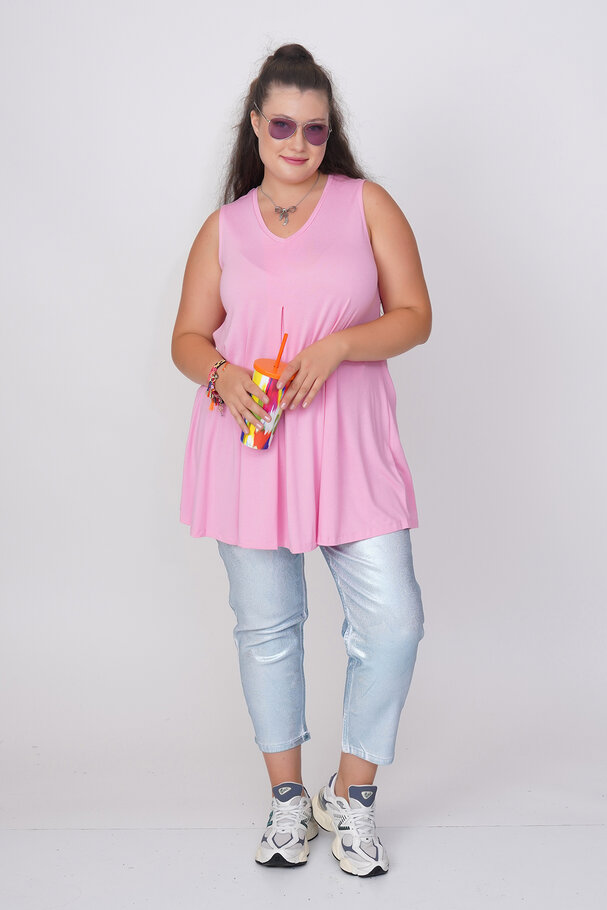 SLEEVELESS V-NECK TOP
