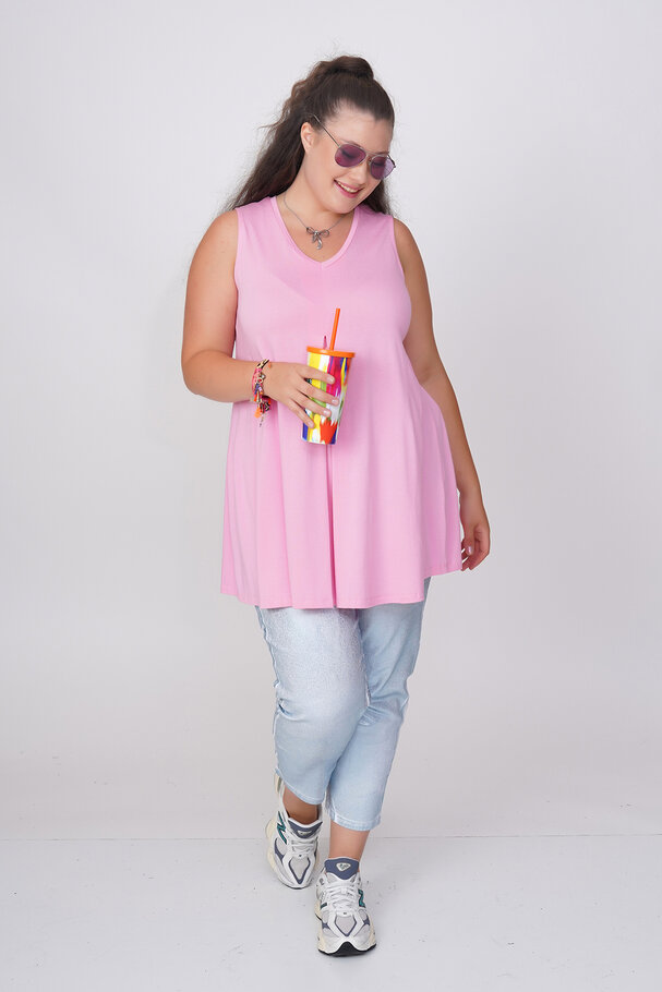 SLEEVELESS V-NECK TOP