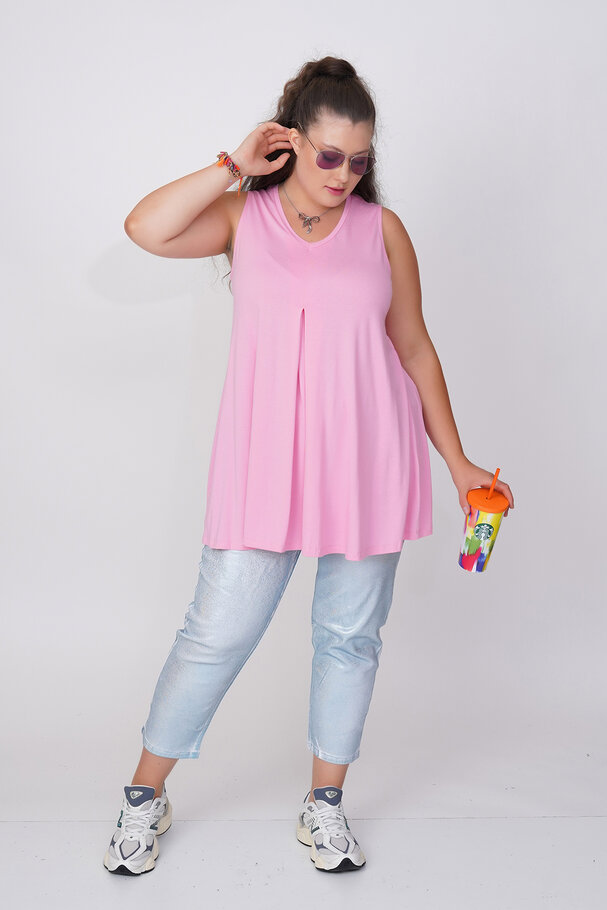 SLEEVELESS V-NECK TOP
