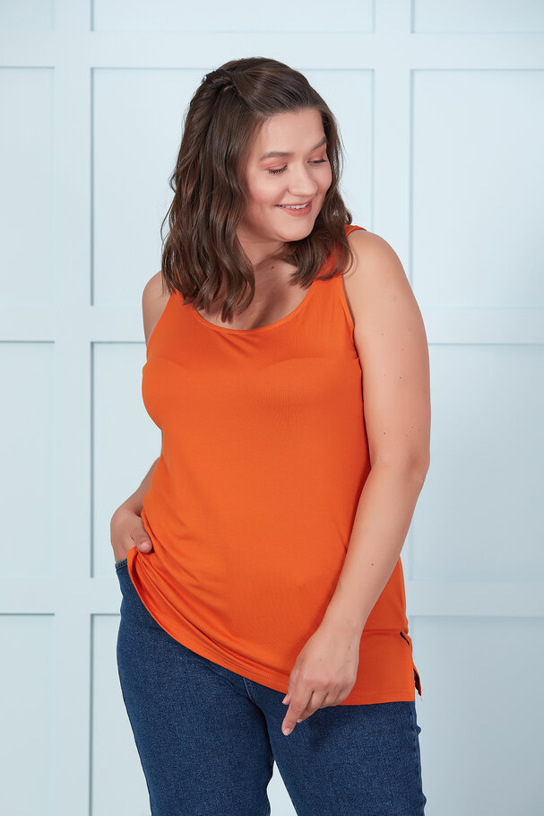 SLEEVELESS ROUND NECK TOP