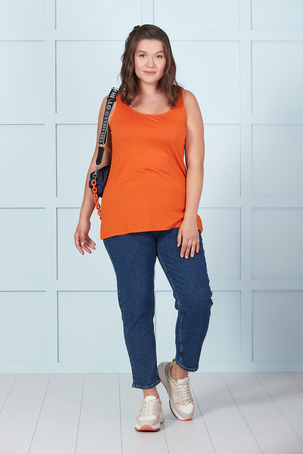 SLEEVELESS ROUND NECK TOP