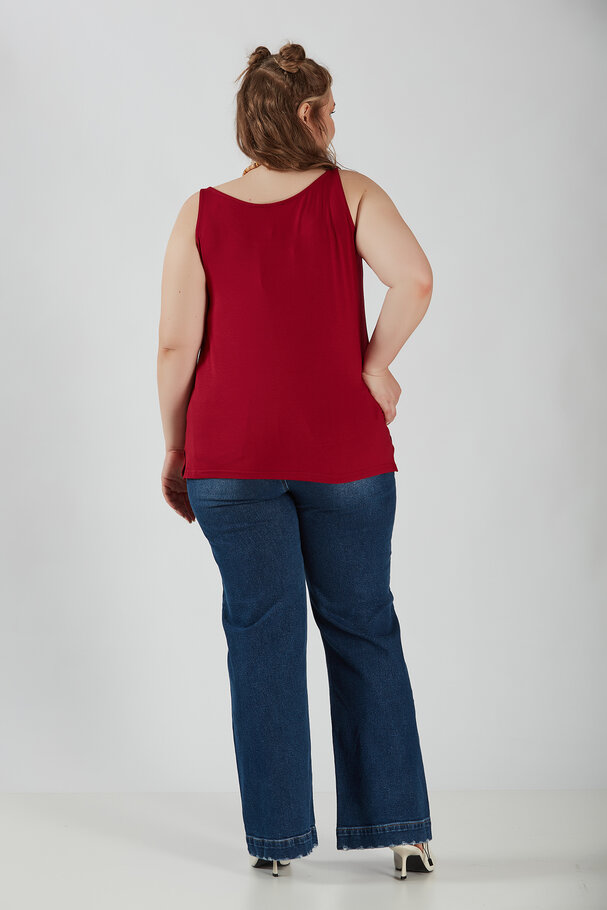SLEEVELESS ROUND NECK TOP