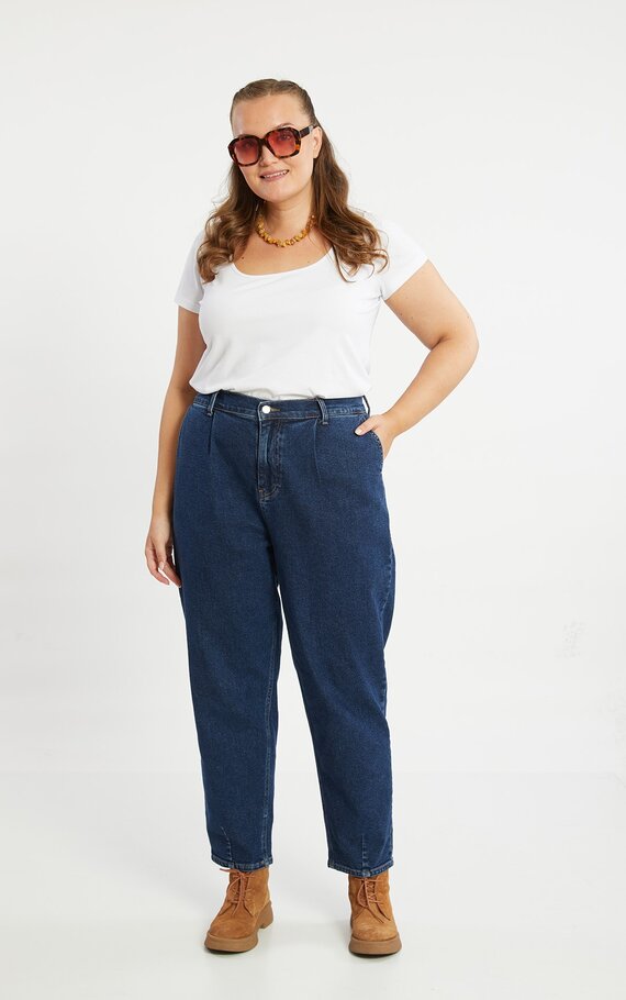 SLOUCHY FIT JEANS