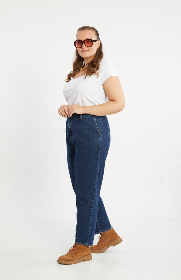 SLOUCHY FIT JEANS