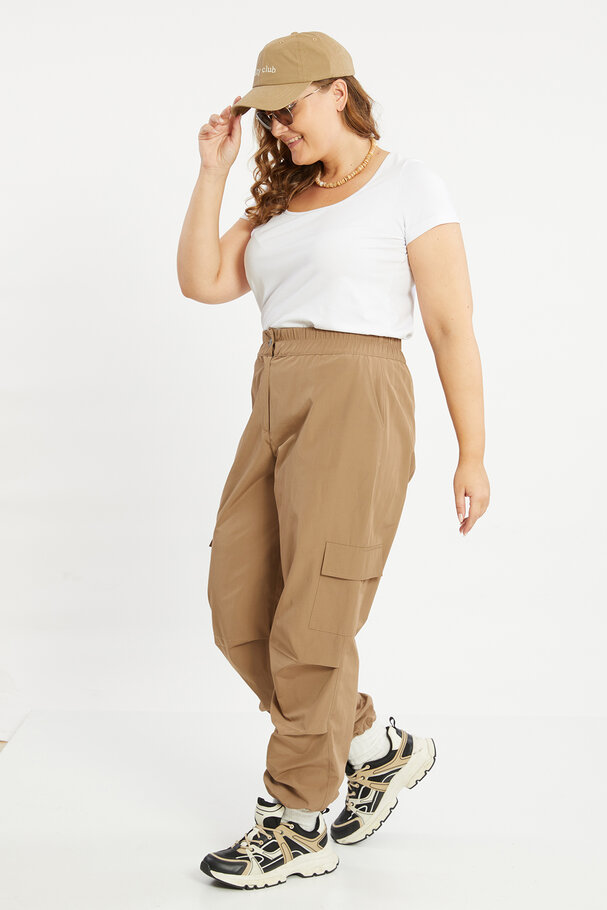 STRAIGHT-FIT CARGO TROUSERS