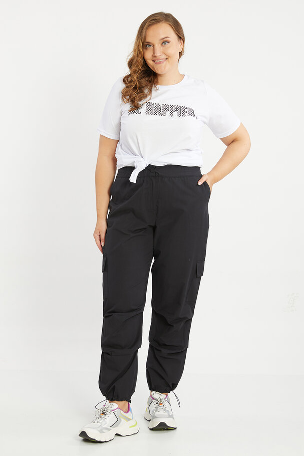 STRAIGHT-FIT CARGO TROUSERS