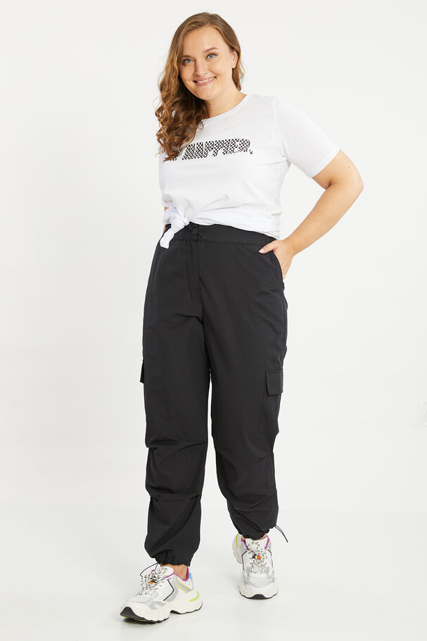 STRAIGHT-FIT CARGO TROUSERS