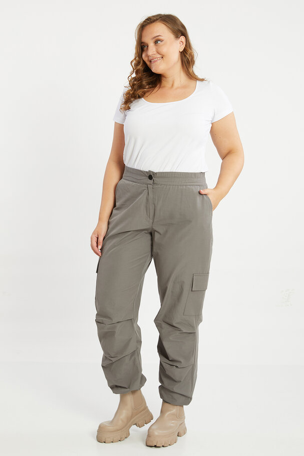 STRAIGHT-FIT CARGO TROUSERS